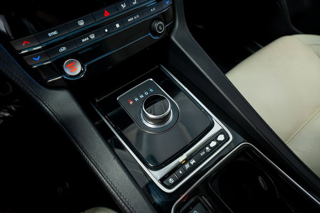 Used 2019 Jaguar F-PACE Prestige AWD/4WD image 39