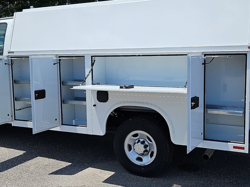 New 2025 Chevrolet Express 3500 w/ Power Convenience Package RWD image 16