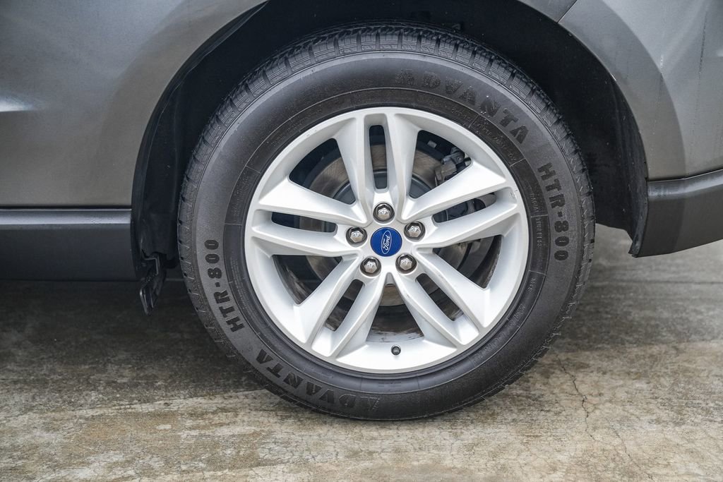 Used 2018 Ford Edge SEL image 12