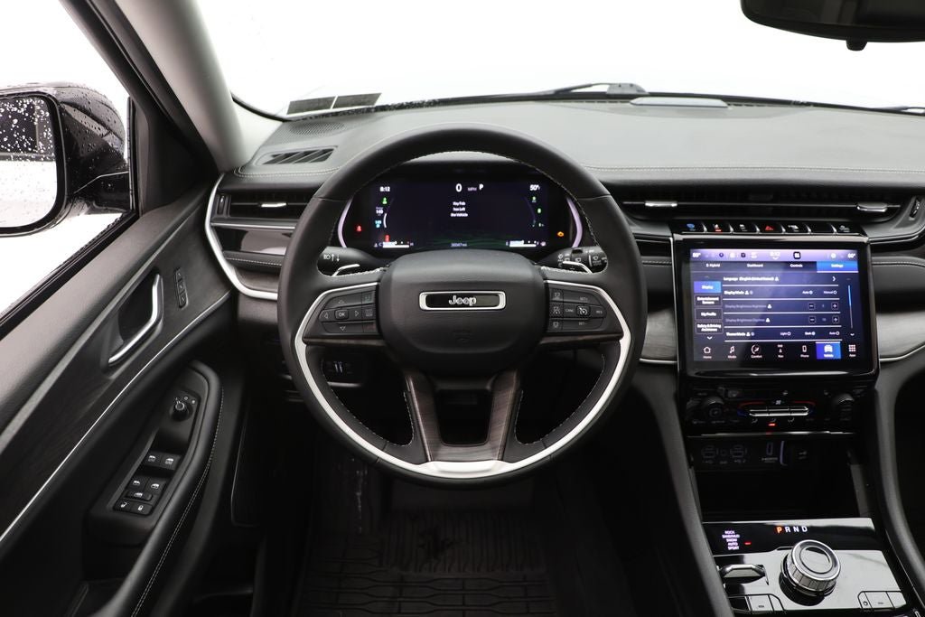 Used 2023 Jeep Grand Cherokee 4WD 4xe image 13