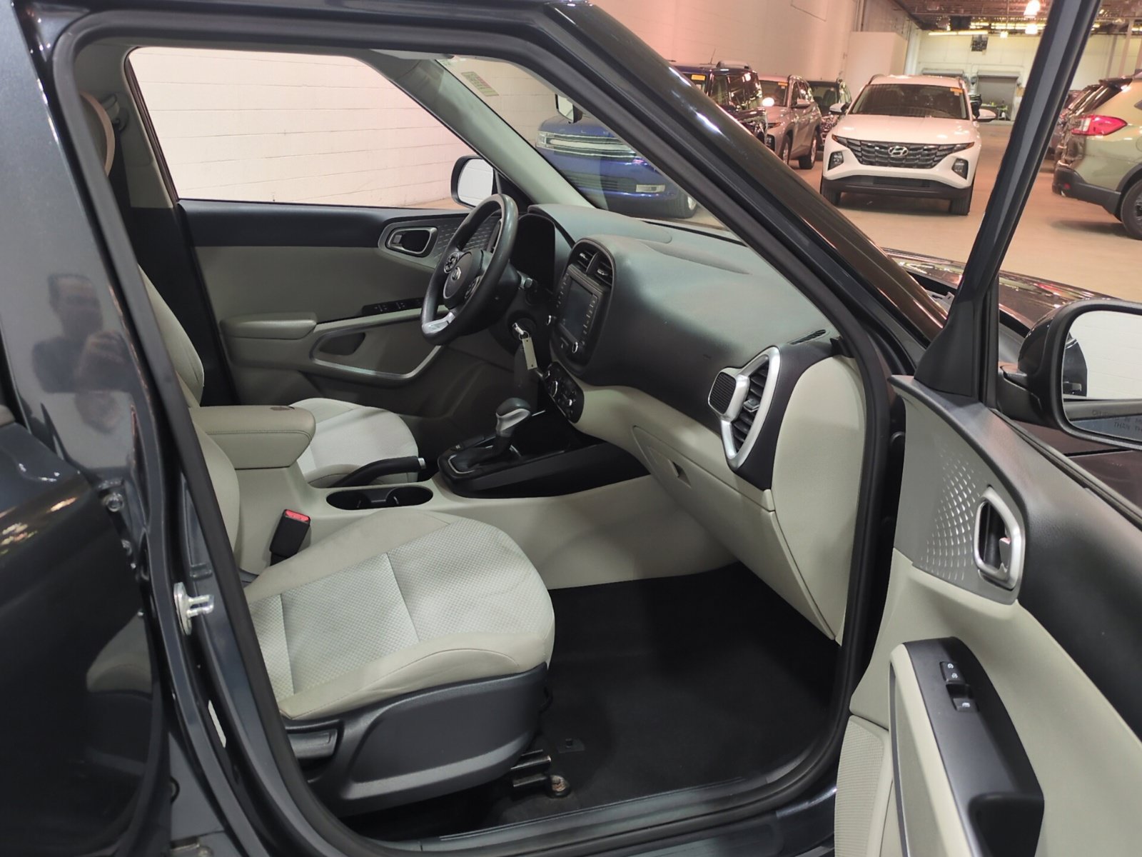 Used 2020 Kia Soul LX FWD image 8