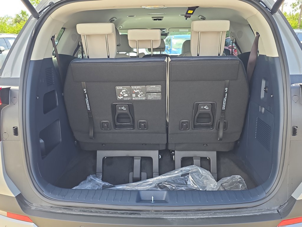 New 2026 Kia Carnival EX FWD image 10