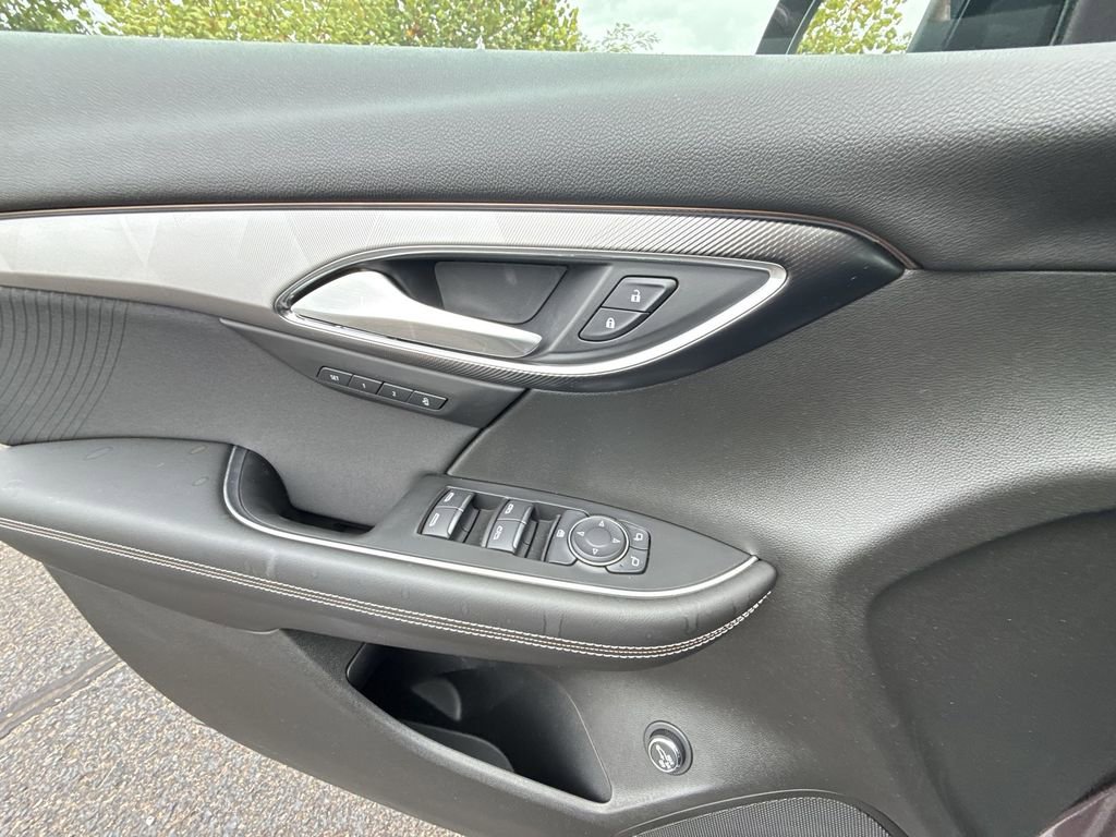 Certified 2025 Buick Envision Sport Touring image 30