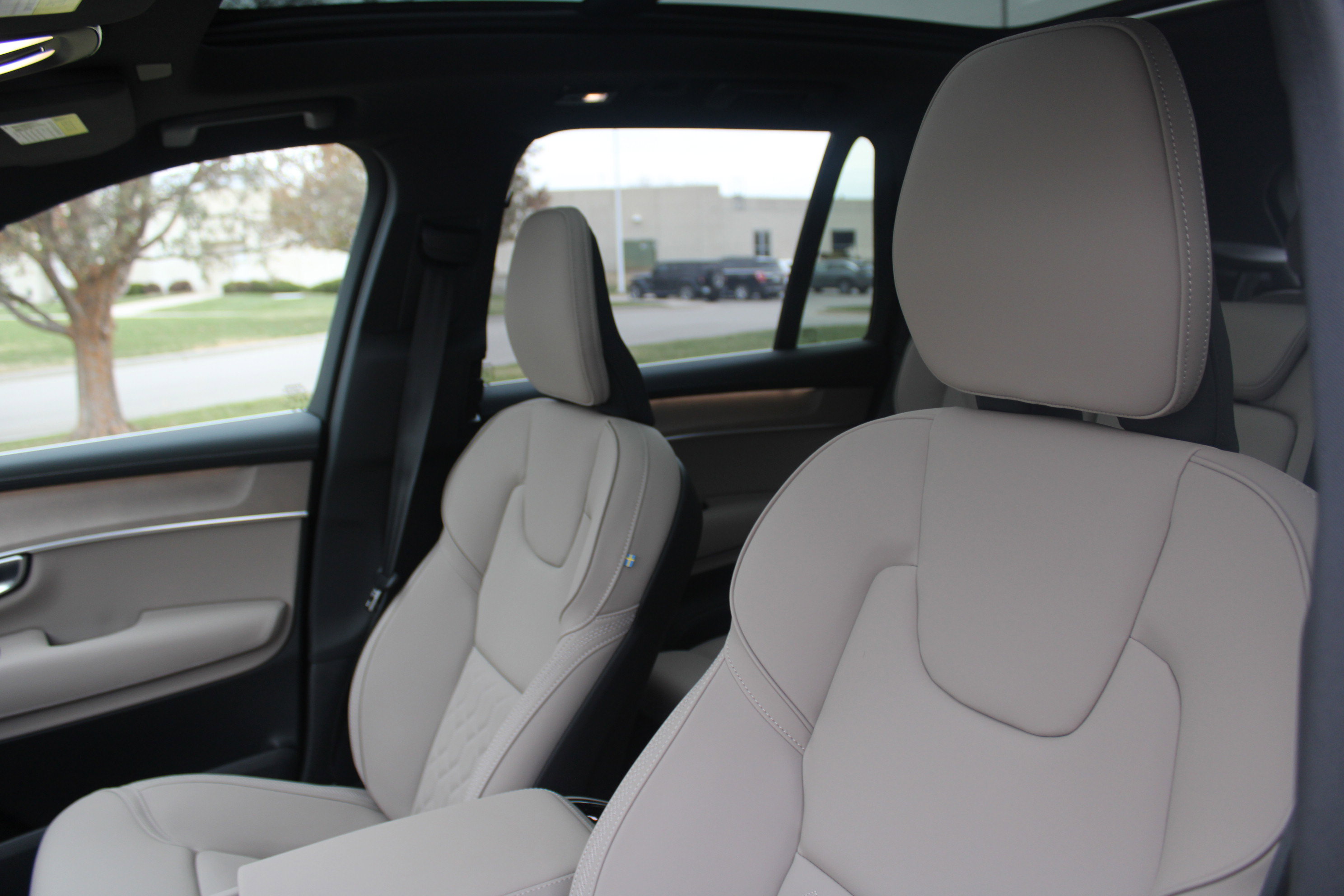 New 2026 Volvo XC90 B6 Plus w/ Protection Package AWD/4WD image 16