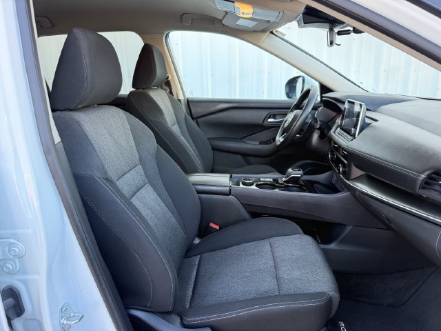 Used 2024 Nissan Rogue SV AWD/4WD image 27