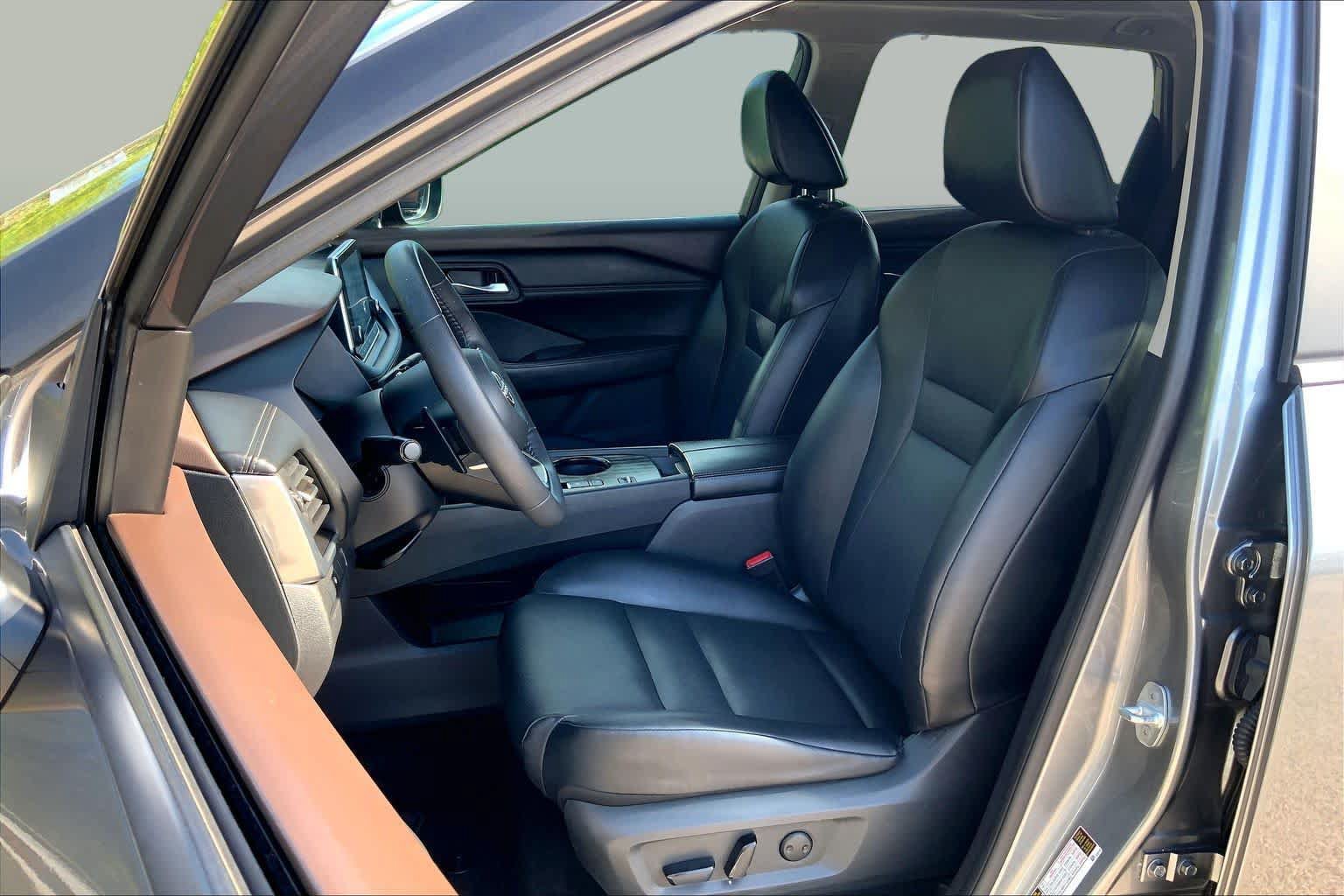 Used 2023 Nissan Rogue SV w/ SV Premium B Package FWD image 7