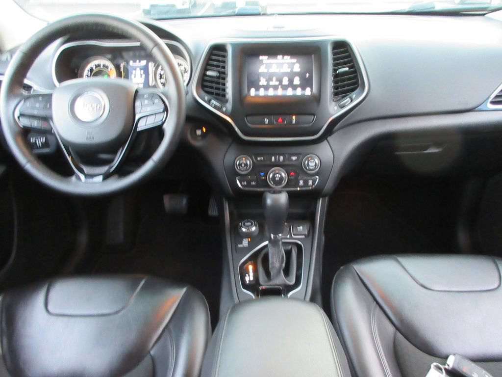 Used 2021 Jeep Cherokee Latitude Plus AWD/4WD image 15