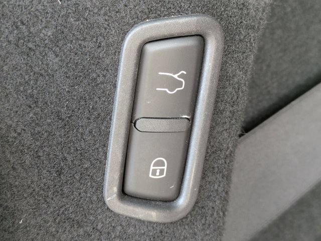 Used 2020 Maserati Levante GranLusso AWD/4WD image 10