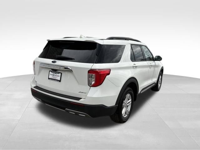 Used 2023 Ford Explorer XLT w/ Equipment Group 202A AWD/4WD image 2