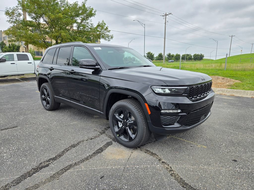 New 2025 Jeep Grand Cherokee Limited w/ Black Appearance Package