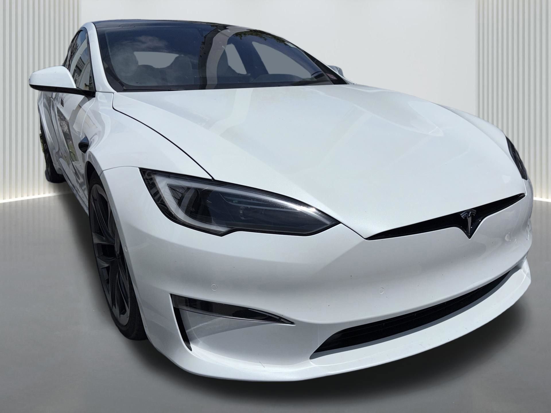 Used 2022 Tesla Model S Plaid AWD/4WD image 2