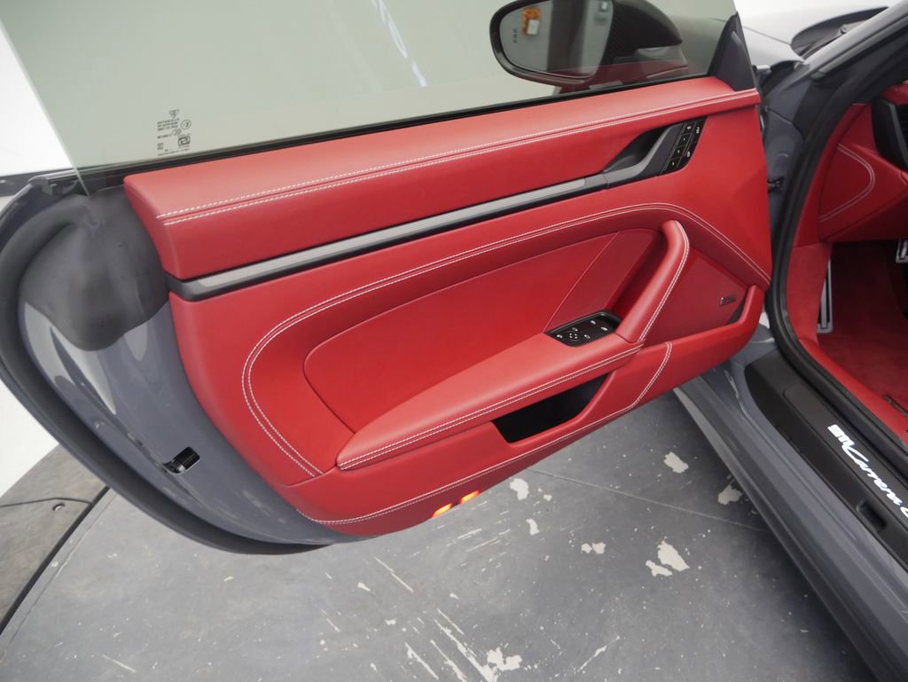 Certified 2025 Porsche 911 Carrera GTS RWD image 18