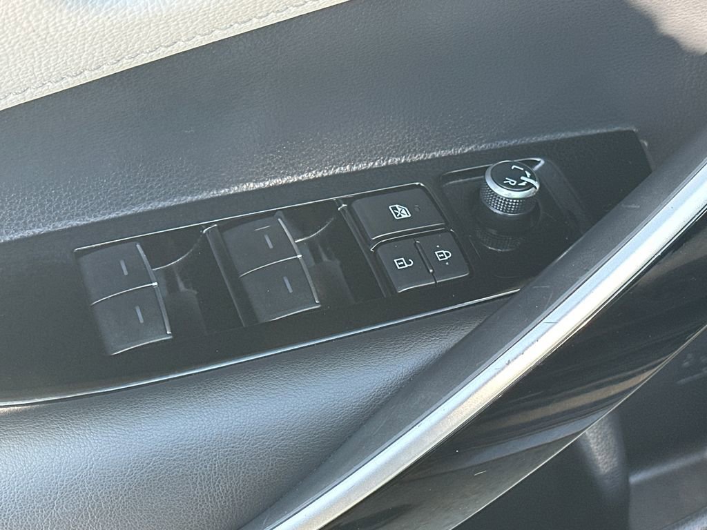 Used 2021 Toyota Corolla XSE image 16