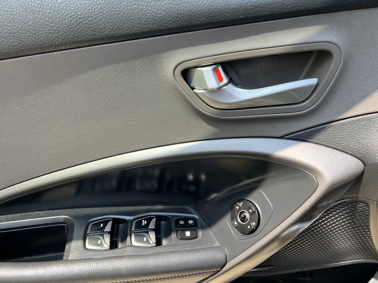 Used 2013 Hyundai Santa Fe Sport w/ Technology Pkg FWD image 26