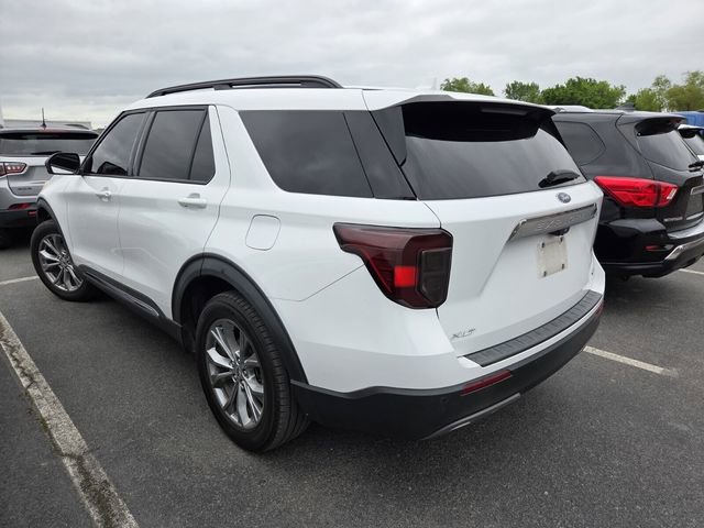 Used 2020 Ford Explorer XLT w/ Equipment Group 202A image 4