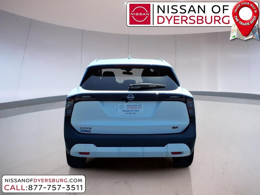 Used 2025 Nissan Kicks SR FWD image 4