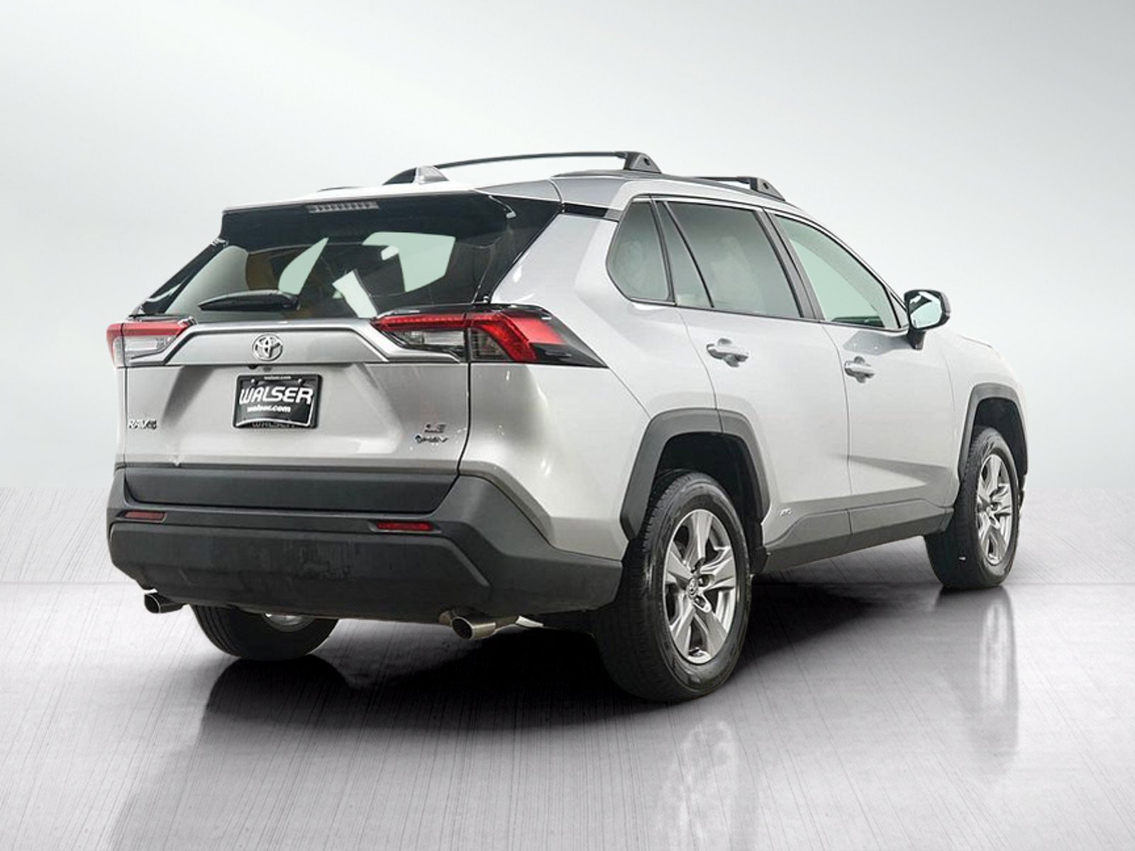 Used 2025 Toyota RAV4 LE AWD/4WD image 5