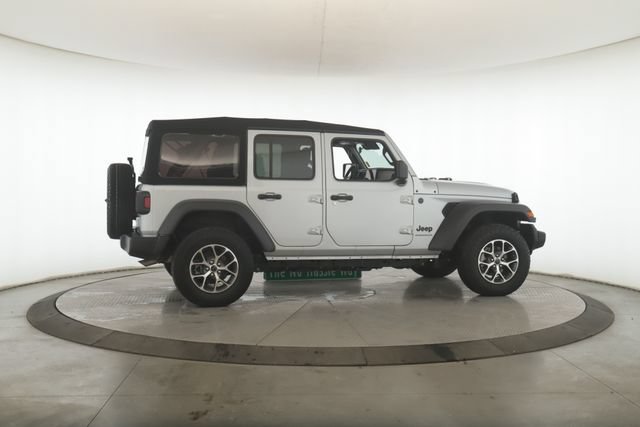 Used 2024 Jeep Wrangler Sport S image 6