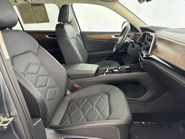 Used 2025 Volkswagen Atlas SE image 20