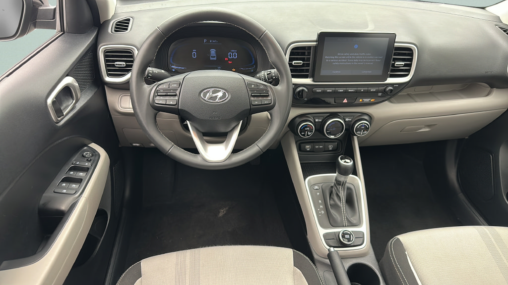 Used 2025 Hyundai Venue SEL FWD image 10