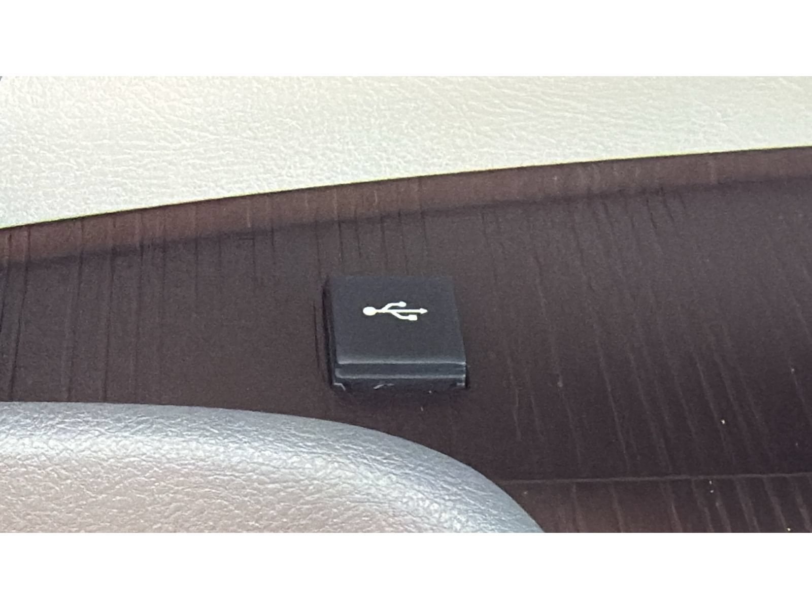 Certified 2024 Toyota Sienna XLE FWD image 25