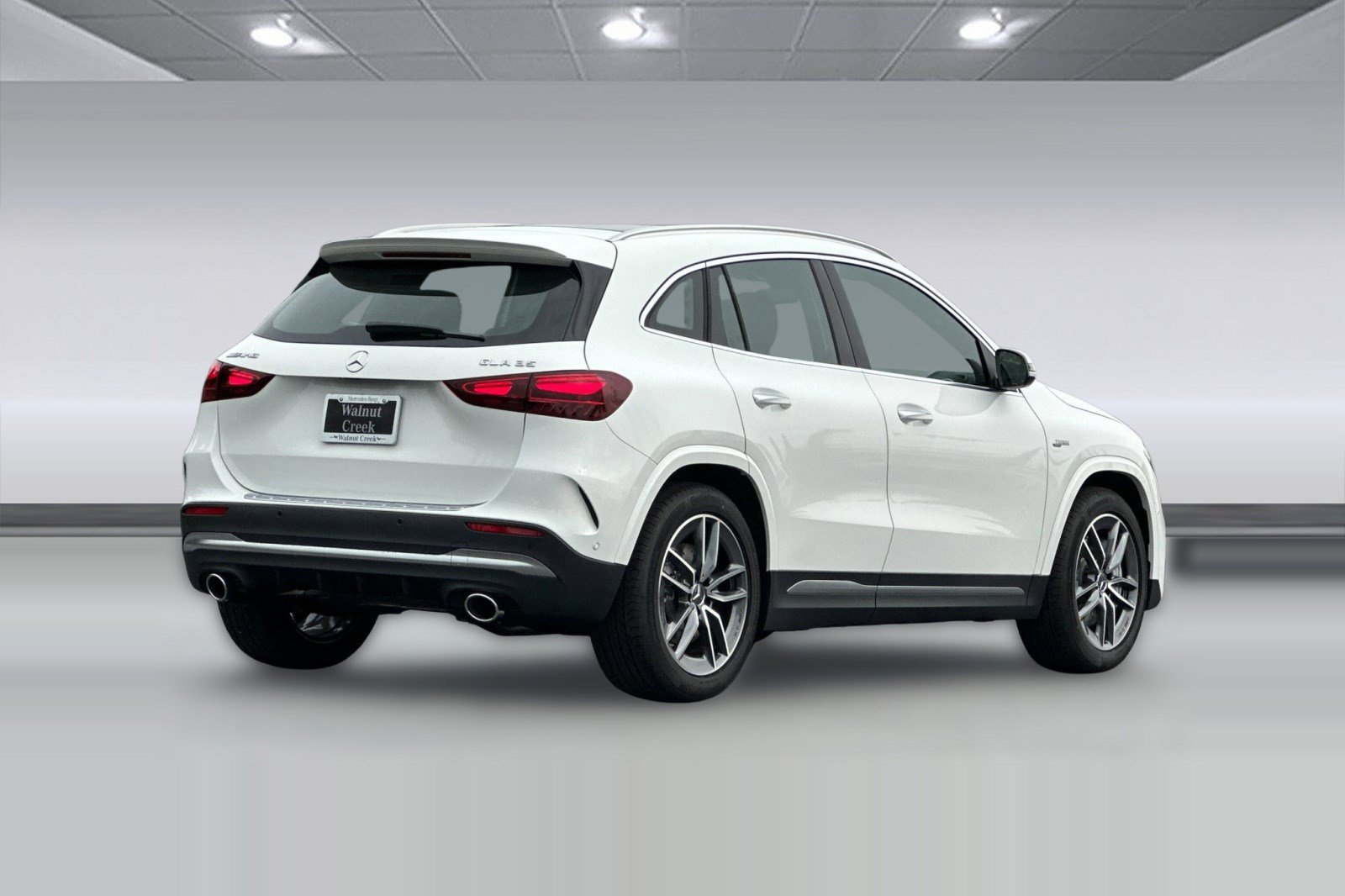 New 2026 Mercedes-Benz GLA 35 AMG 4MATIC image 8