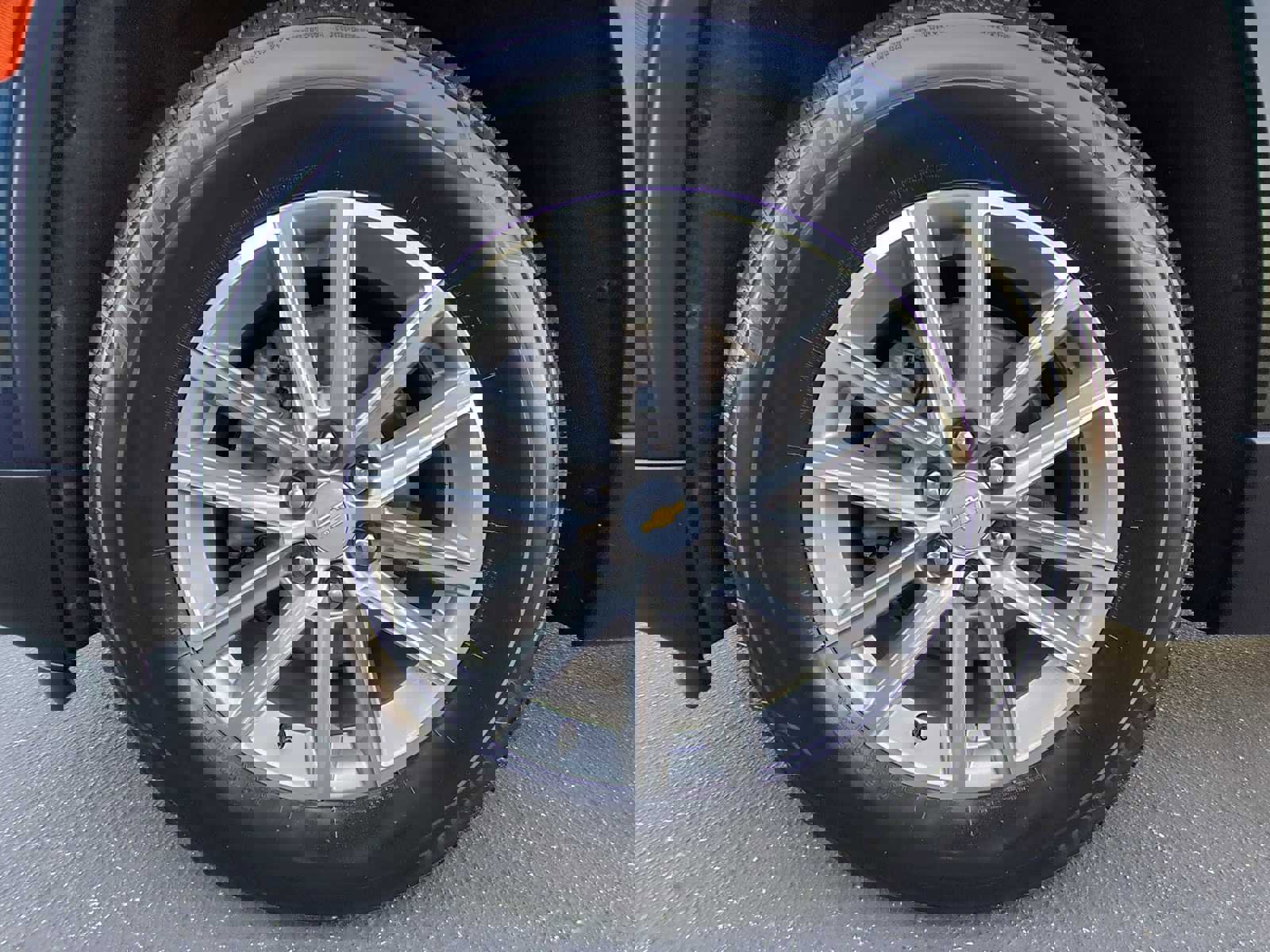 Used 2023 Chevrolet Traverse LT image 28