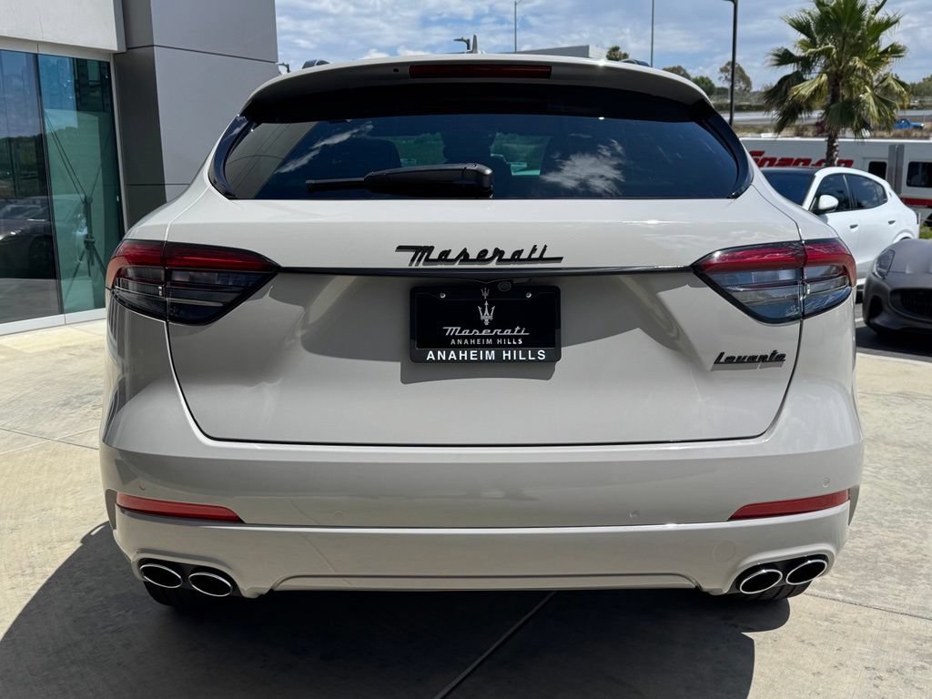 Certified 2023 Maserati Levante GT AWD/4WD image 7