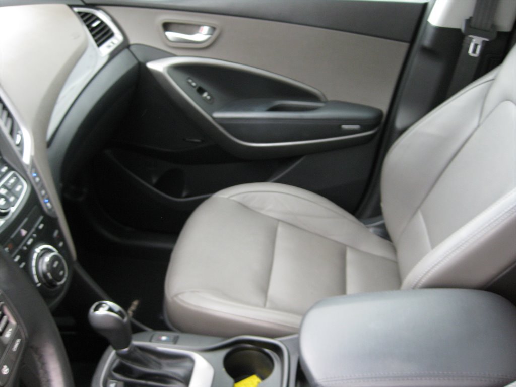 Used 2015 Hyundai Santa Fe GLS w/ Option Group 03 FWD image 27