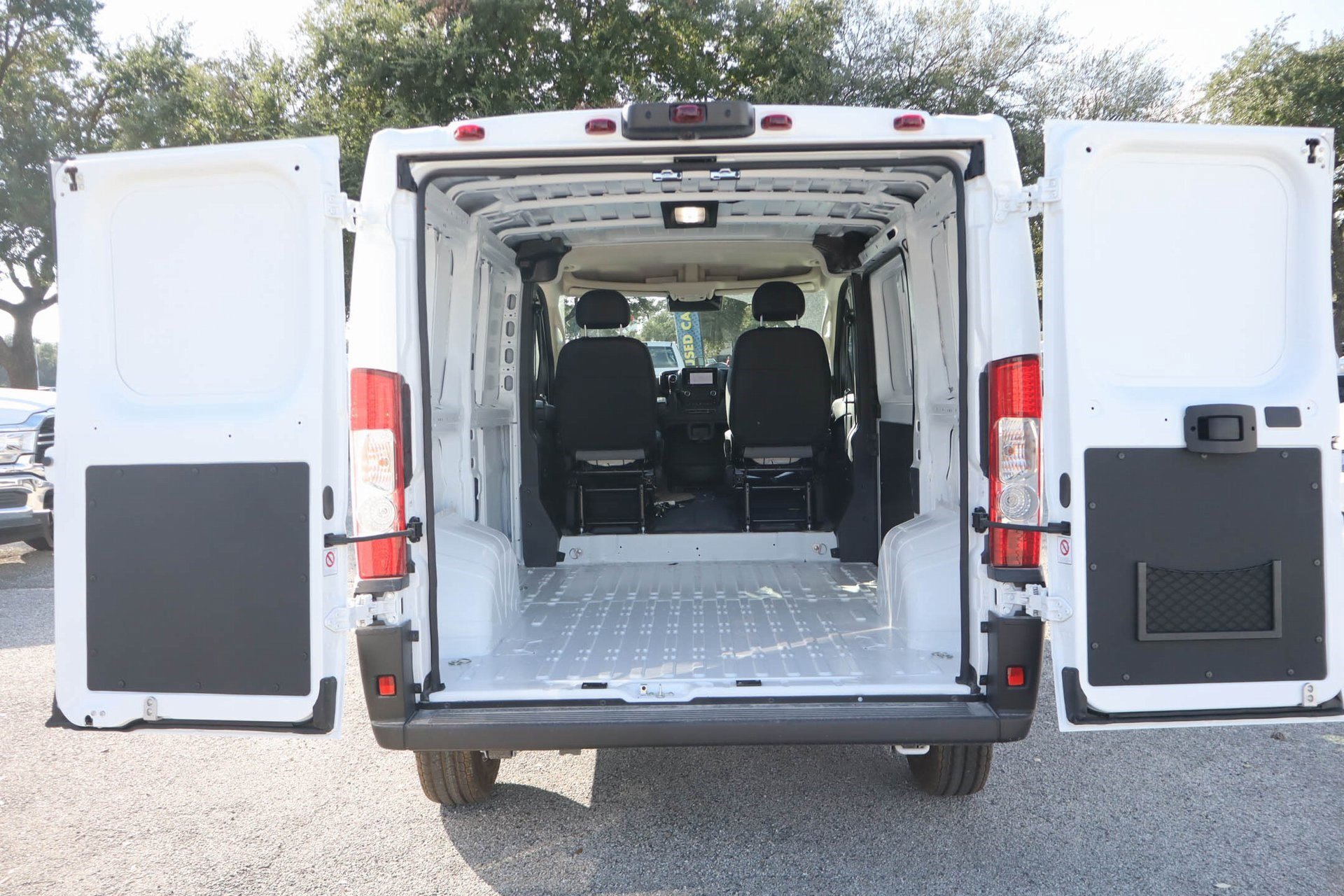 New 2026 RAM ProMaster 1500 w/ Convenience Group image 21