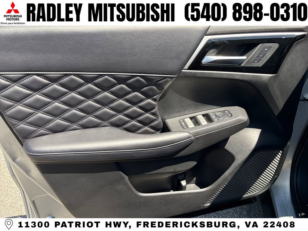 Used 2023 Mitsubishi Outlander SEL AWD/4WD image 5