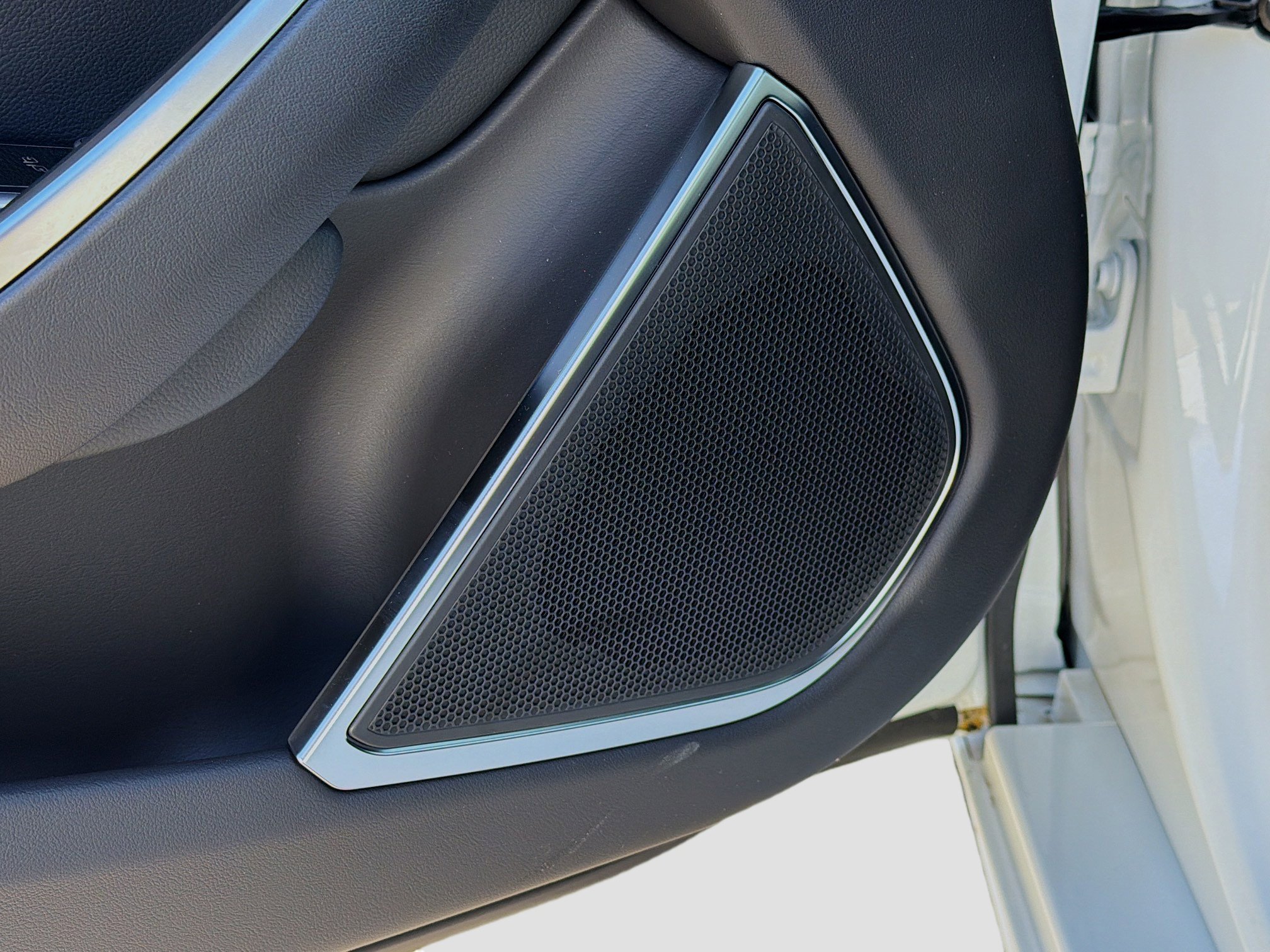 New 2024 Jaguar XF R-Dynamic SE image 25