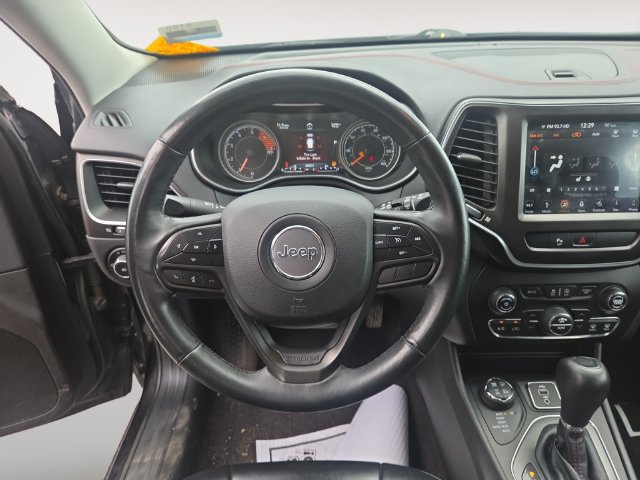 Used 2019 Jeep Cherokee Trailhawk w/ Comfort & Convenience Group AWD/4WD image 10