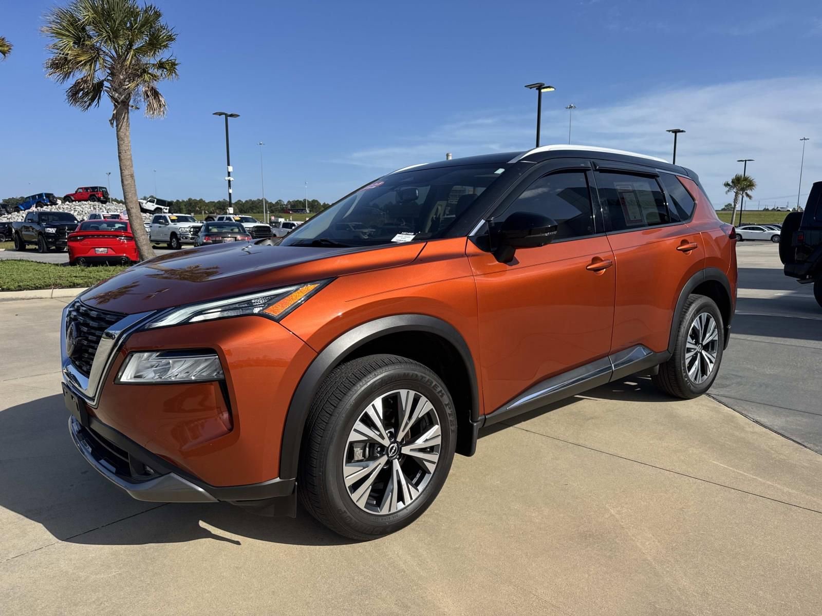 Used 2022 Nissan Rogue SL image 3