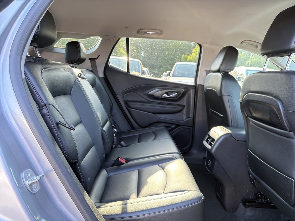 Used 2024 GMC Terrain SLT AWD/4WD image 16