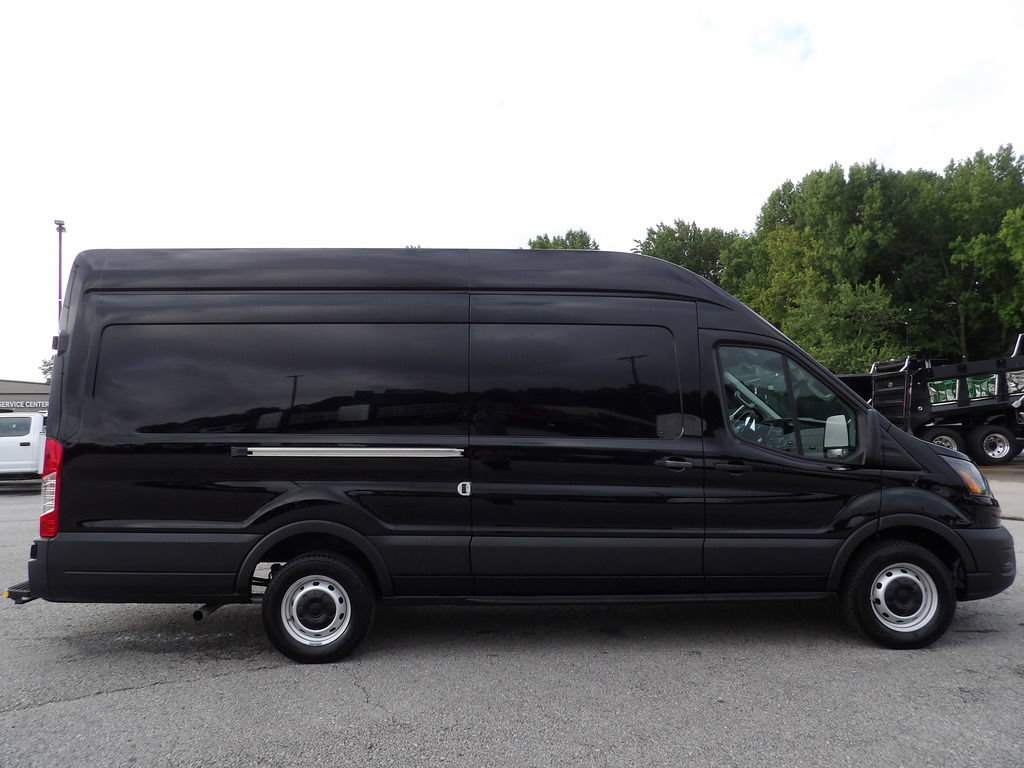 Used 2023 Ford Transit 250 148 High Roof Extended w/ Load Area Protection Package RWD image 9