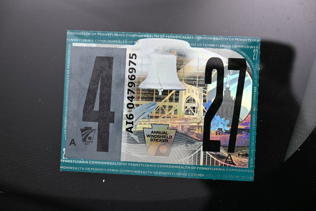 Used 2019 Tesla Model 3 Standard Range Plus image 10