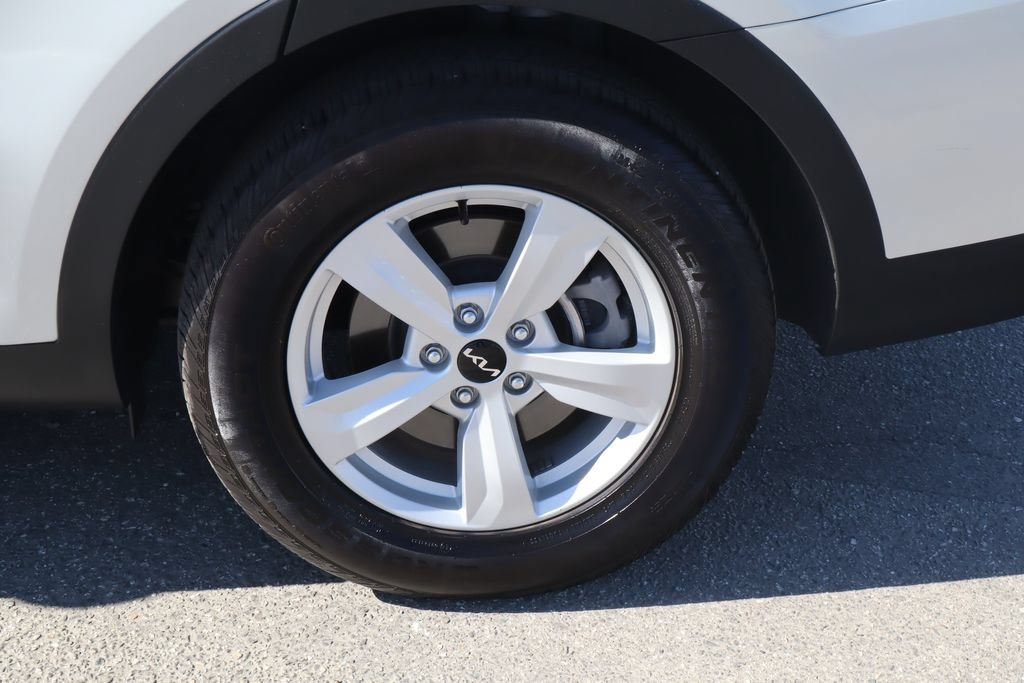 Used 2026 Kia Sorento LX FWD image 13
