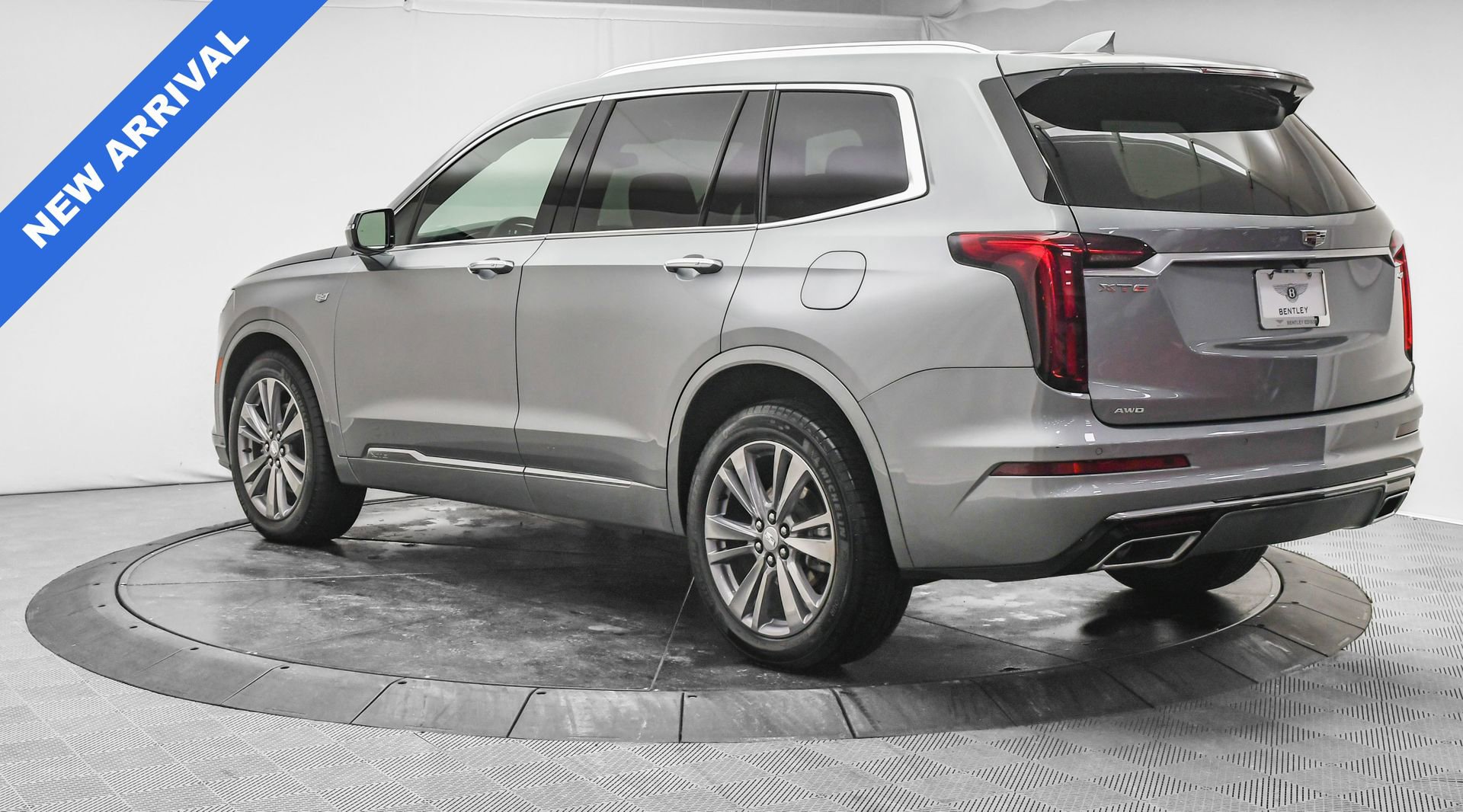 Used 2025 Cadillac XT6 Premium Luxury image 5