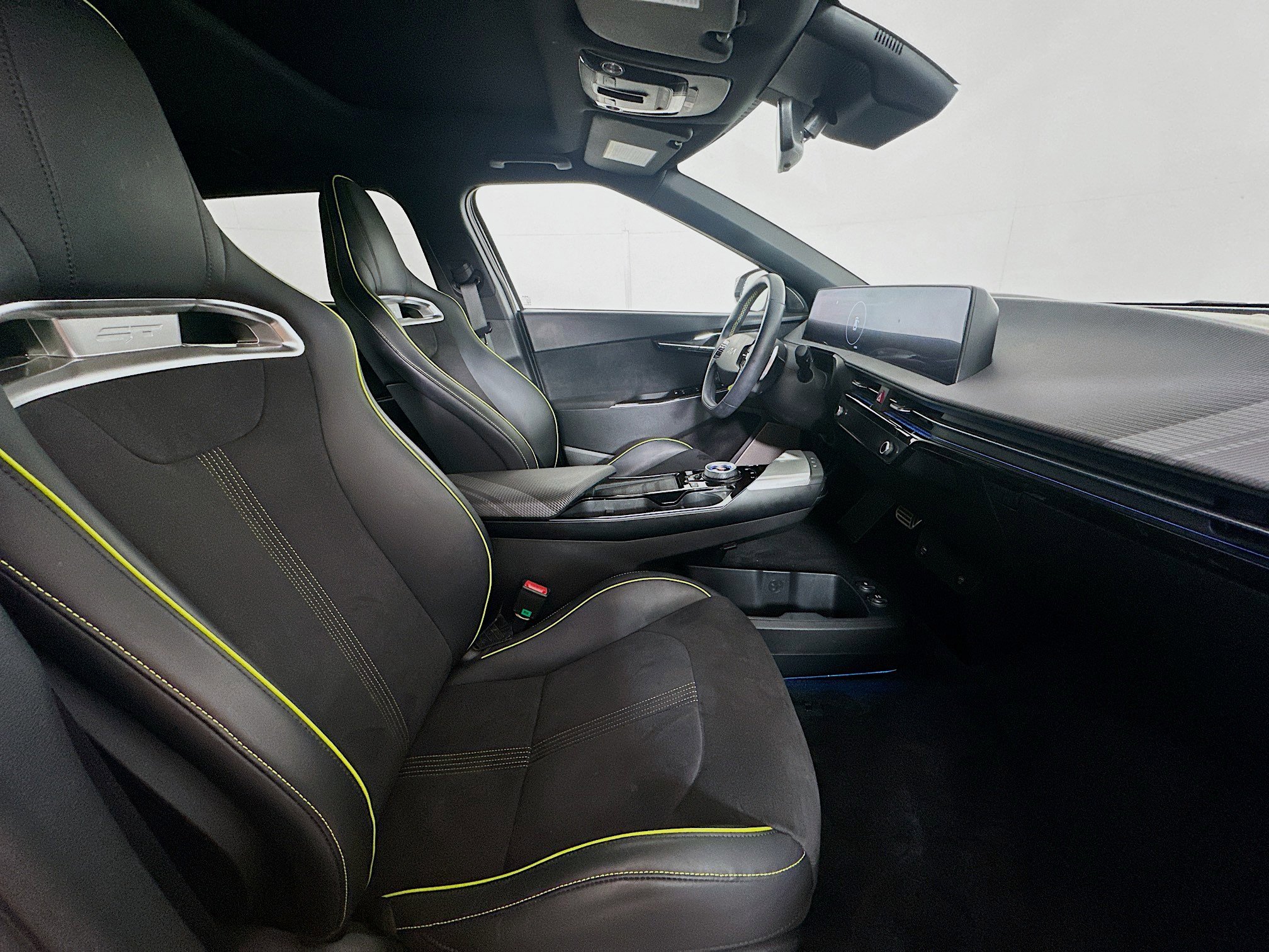 Used 2023 Kia EV6 GT image 32