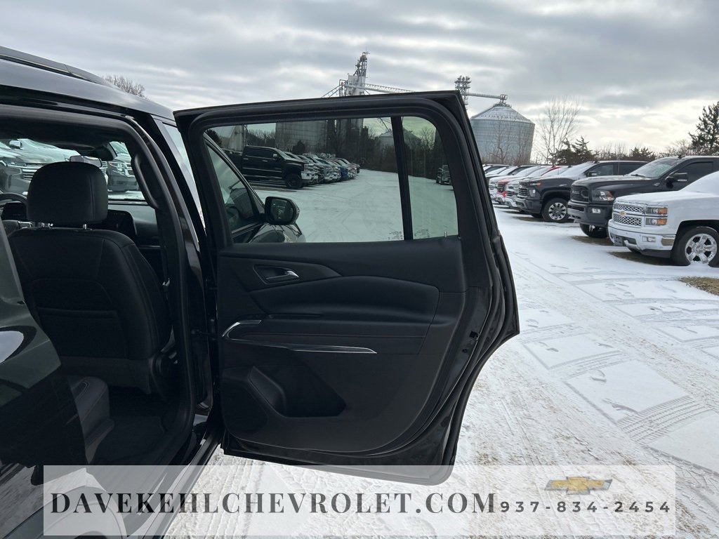 Used 2025 Chevrolet Traverse Z71 w/ Driver Confidence Package image 23