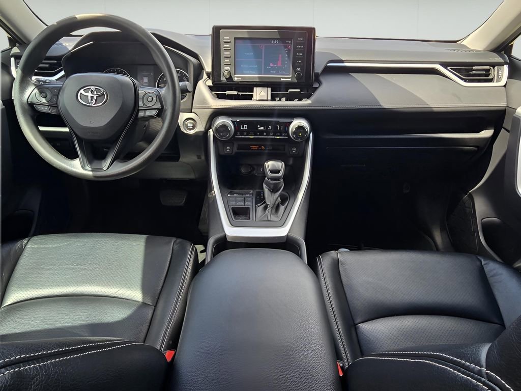 Used 2021 Toyota RAV4 XLE AWD/4WD image 14