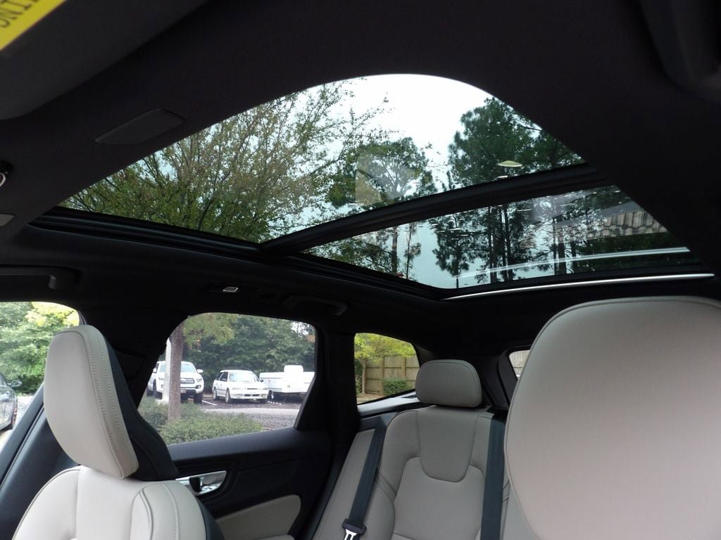 New 2026 Volvo XC60 B5 Plus w/ Protection Package Premier AWD/4WD image 15