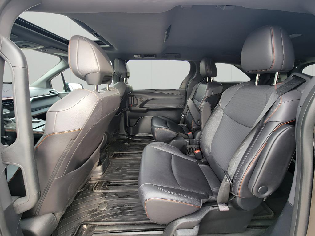 Used 2024 Toyota Sienna XSE AWD/4WD image 26