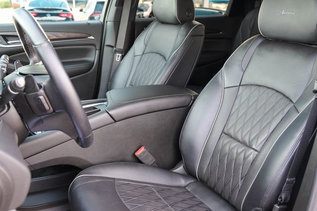 Used 2022 Buick Enclave Avenir w/ Avenir Technology Package image 13