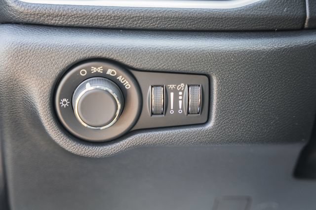 New 2027 Chrysler Pacifica Select FWD image 48