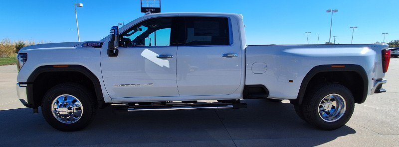 New 2026 GMC Sierra 3500 SLT w/ SLT Convenience Package AWD/4WD image 5