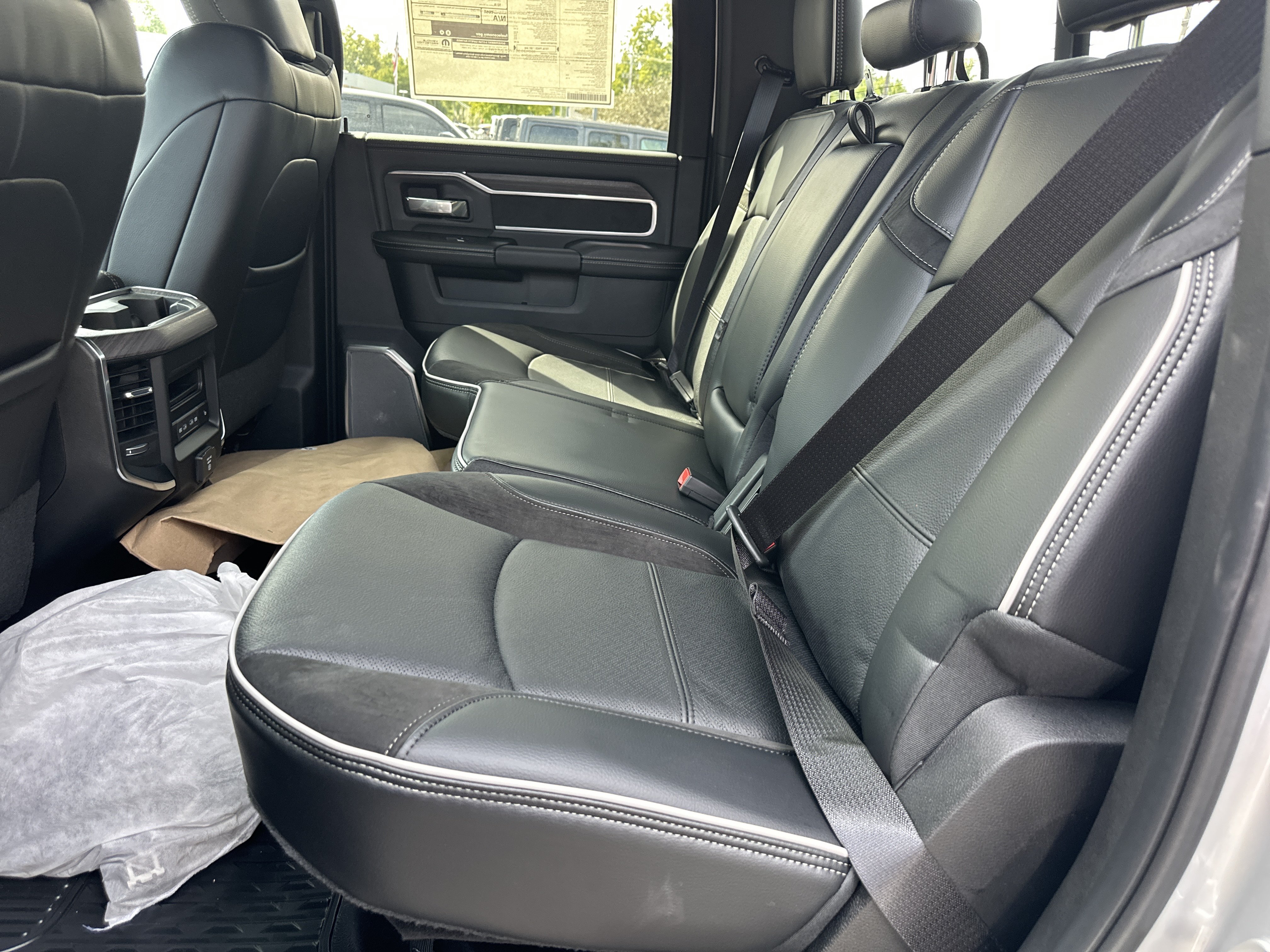 New 2027 RAM 5500 4x4 Crew Cab w/ Laramie Trim Package image 34