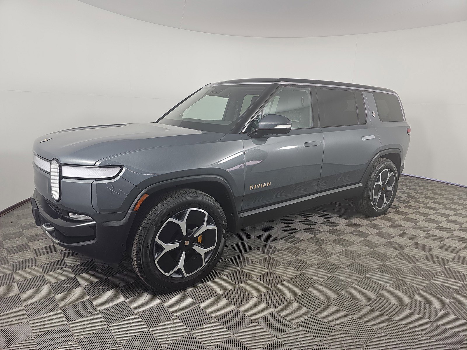 Used 2024 Rivian R1S Adventure
