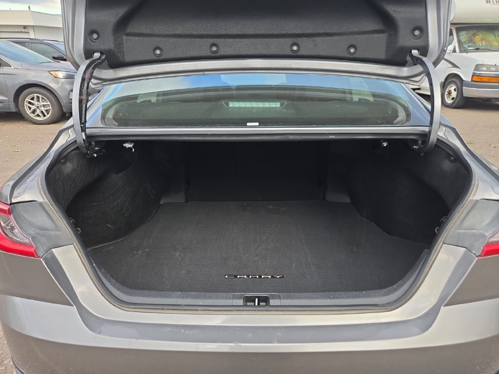 Used 2025 Toyota Camry XLE FWD image 16